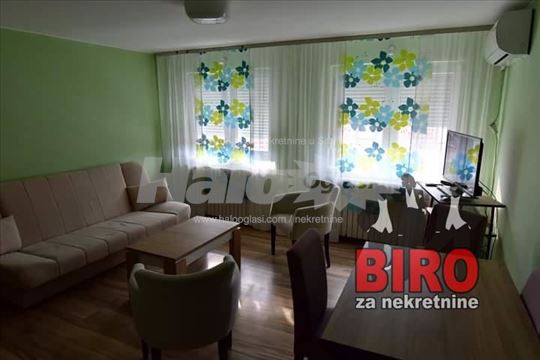 Sremska Kamenica, Centar, Kuća, 2, 52,00m2