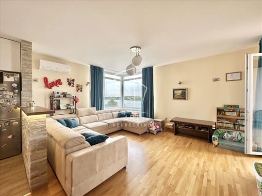 Stan sa pogledom na reku Dunav ID#12658