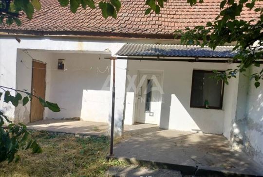 Svetozar Miletić, Kuća od 90m2 na placu od 756m2