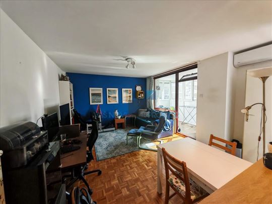 bela fasadna  u Bloku 70 u funkciji dvoiposobnog,m