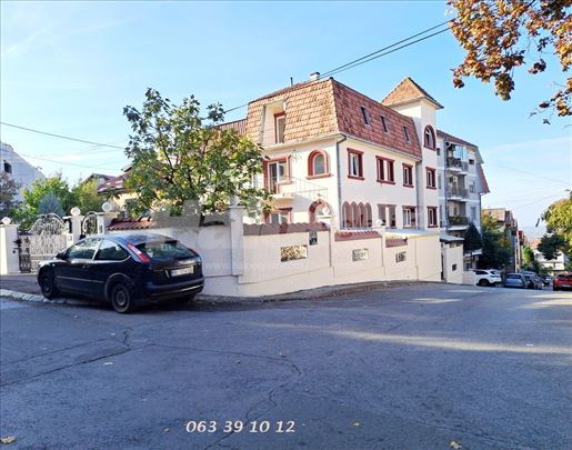 VLASNIK, 7 soba, 4 parkinga, stanovanje-poslovanje