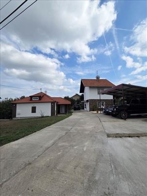 Dve kuće u Čereviću