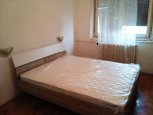 Dvosoban stan u centru