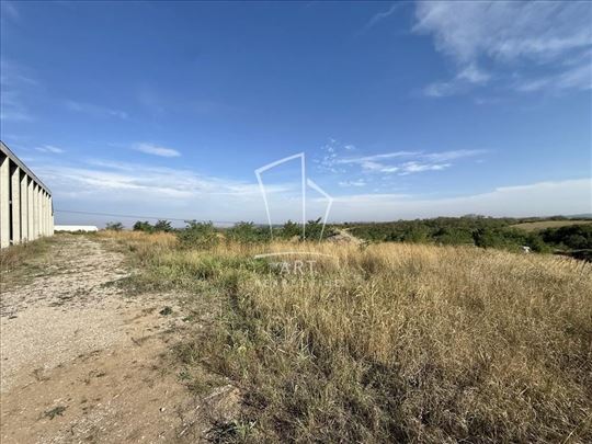 Hala 1300m2 na 3.2ha građevinskog zemljišta ID#123