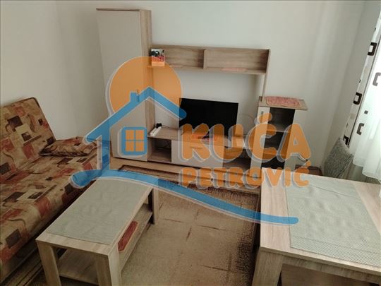 Izdaje se stan kod Pravnog fakulteta