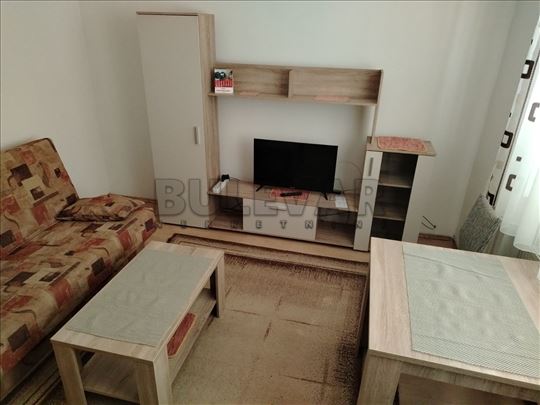 Izdaje se stan kod Pravnog fakulteta