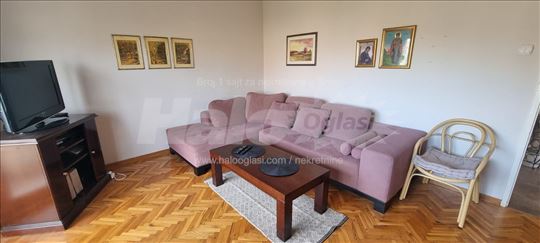 Izdajem stan u Sremcici