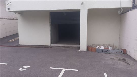 Izdajemo ili prodajemo magacin,Zemun Živka Petrovi