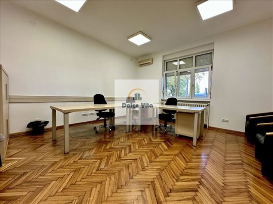 Izuzuetan kancelarijski prostor u salonskom stanu