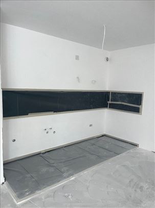 Lep komforan stan u novoj zgradi, LUX