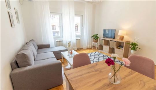 Lipov lad, novogradnja, lepo sređen, ID 21584