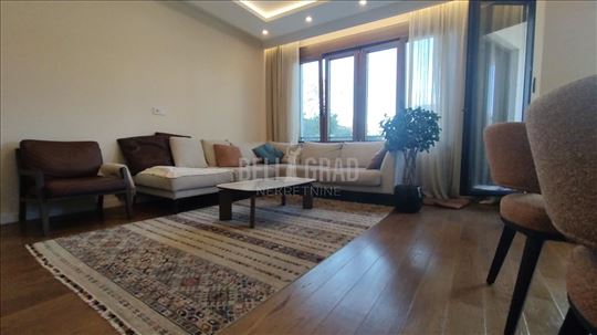 Oaza mira, 98m2+180m2 terasa, veliko dvorište, uni