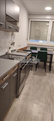 Odlična Lokacija - Svetao Stan