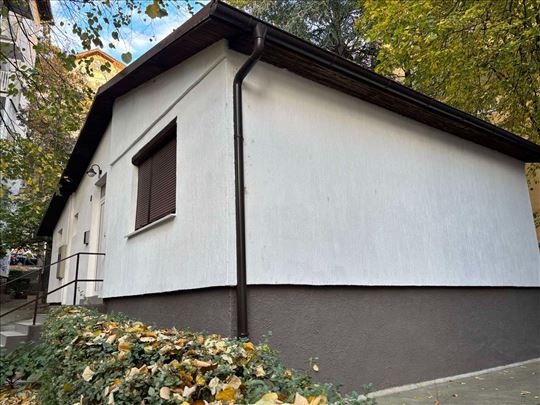Odlična lokacija-Pogodna za poslovni prostor