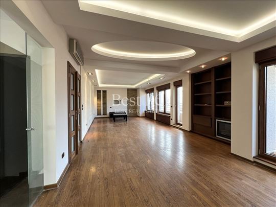 Penthouse sa 3 spavaće sobe - Crveni krst