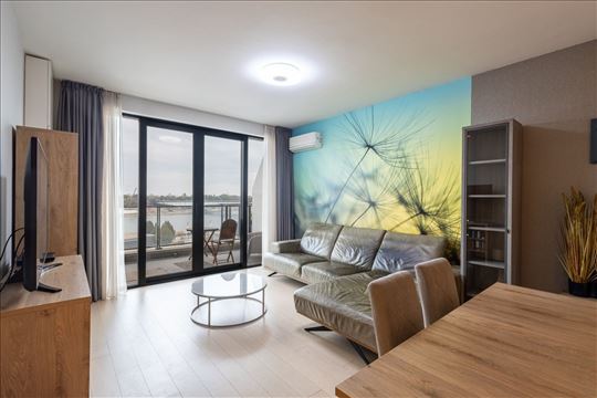 Penthouse sa pogledom na reku - BW Magnolia