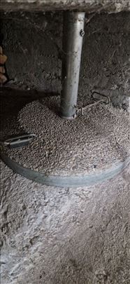 Postolje za suncobran