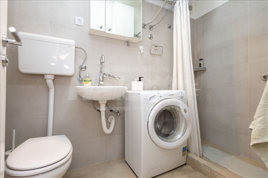 Renovioran stan u naselju Braće Jerkovića