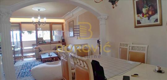 T.C. Stadion, 156m2, kuća u nizu