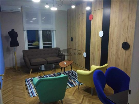 Atraktivan, renoviran, kod Bajloni pijace