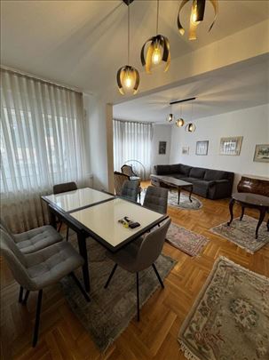 Hram Svetog Save, Katanićeva, 85 m2