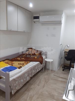 Izdajem stan kod Vukovog spomenika