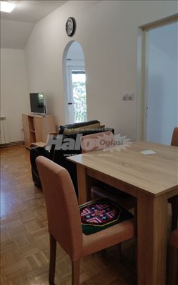 Izdajem stan Petlovo brdo 