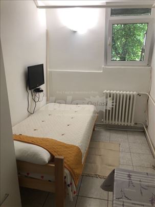 Izdajem stan u Zemunu na dobroj lokaciji