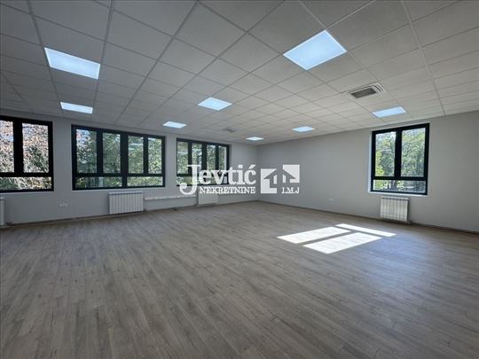 Poslovni prostor na Košutnjaku sa parkingom