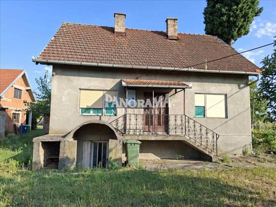 Prizemna kuća u Ostružnici od 67m2 na 5.5 ari plac