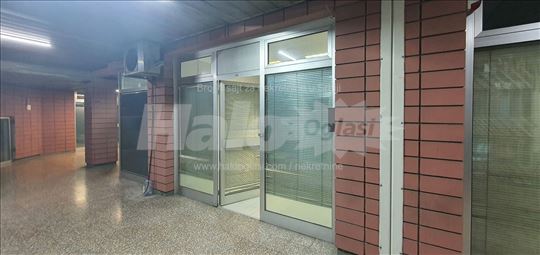 Prodajem manji lokal od 14m2 na VP u YUBC-u