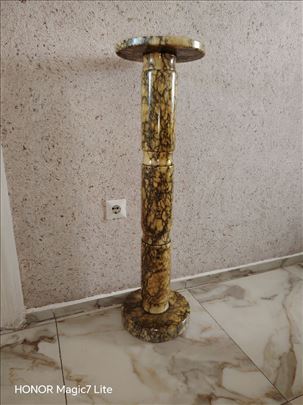 Stari Ocuvan Mermerni Postament