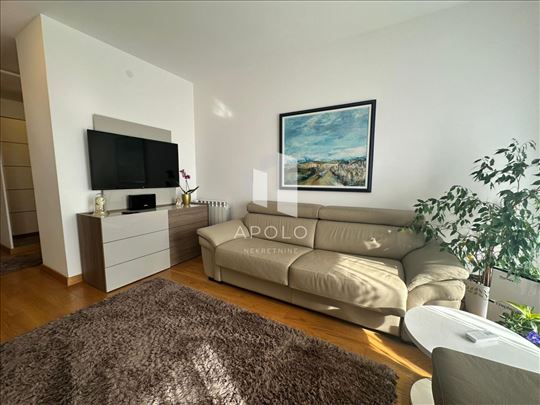  Trosoban stan u kompleksu Zemunske kapije 