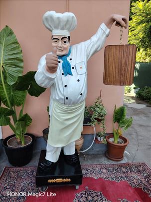 Velika Figura Kuvara 2m visok