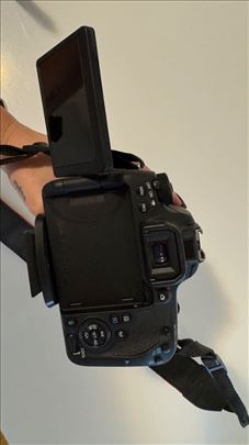 Fotoaparat Canon 77D