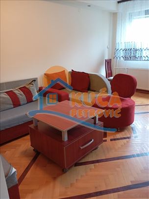 Izdaje se odličan stan kod Tehničkih fakulteta, 48