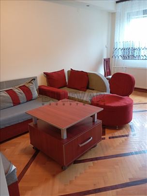 Izdaje se odličan stan kod Tehničkih fakulteta, 48