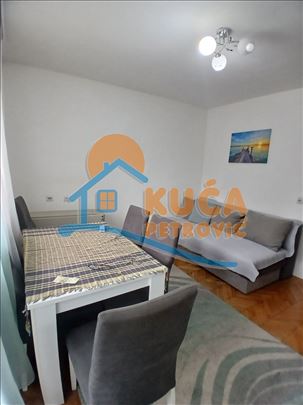 Izdaje se stan na Paliluli