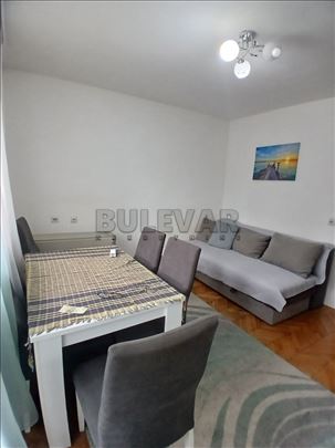 Izdaje se stan na Paliluli