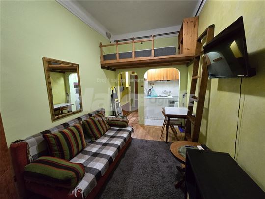 Izdajem garsonjeru na Vračaru - Odmah useljiva!