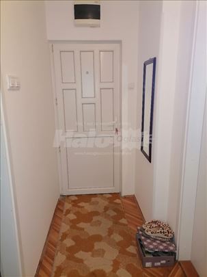 Stan u Borci (Sonje Marinkovic 1b)