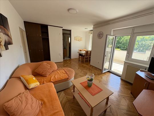 Stan u centru Banje 65 m2 i 30m 2 terasa