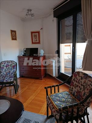 Bele vode 33 m2 - Komovska 15, u zgrada sa liftom