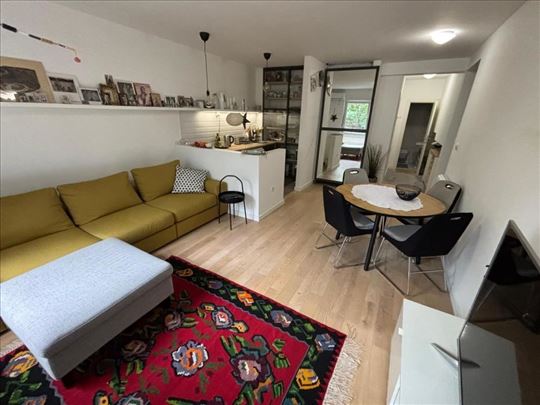 Izdaje se lux stan na Dorćolu – nova zgrada garaza