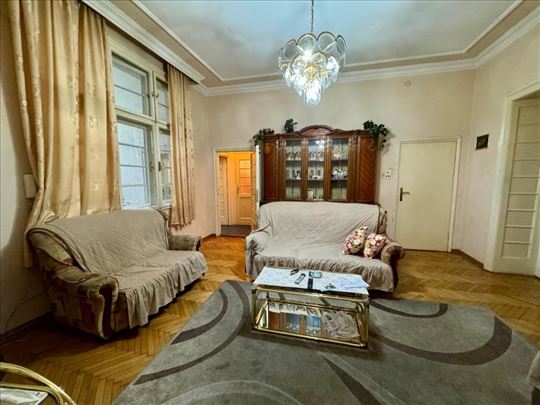 Izdaje se salonac u Kumanovskoj ulici ID#2283