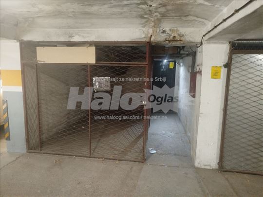 Izdajem garažu, blok 29