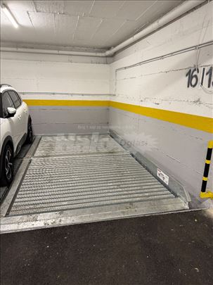 Izdajem parking mesto u garaži