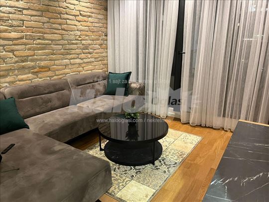 Lux stan u Sunyvilu sa pogledom na Dunav i garazom