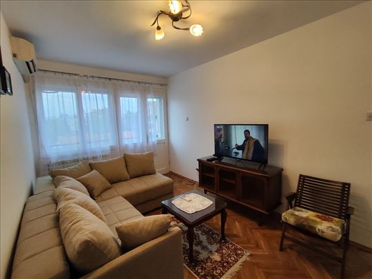 Namešten dvosoban stan