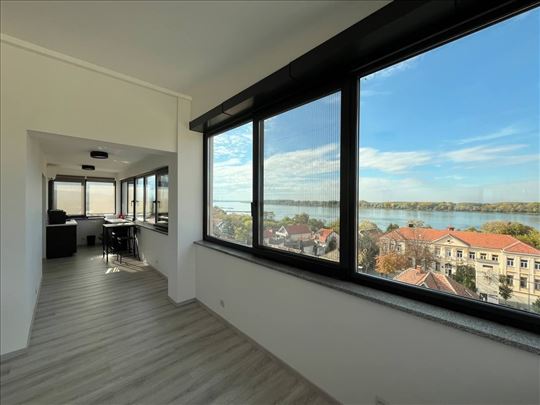 Penthose-pogled na Dunav-3 parking mesta-Visnjica